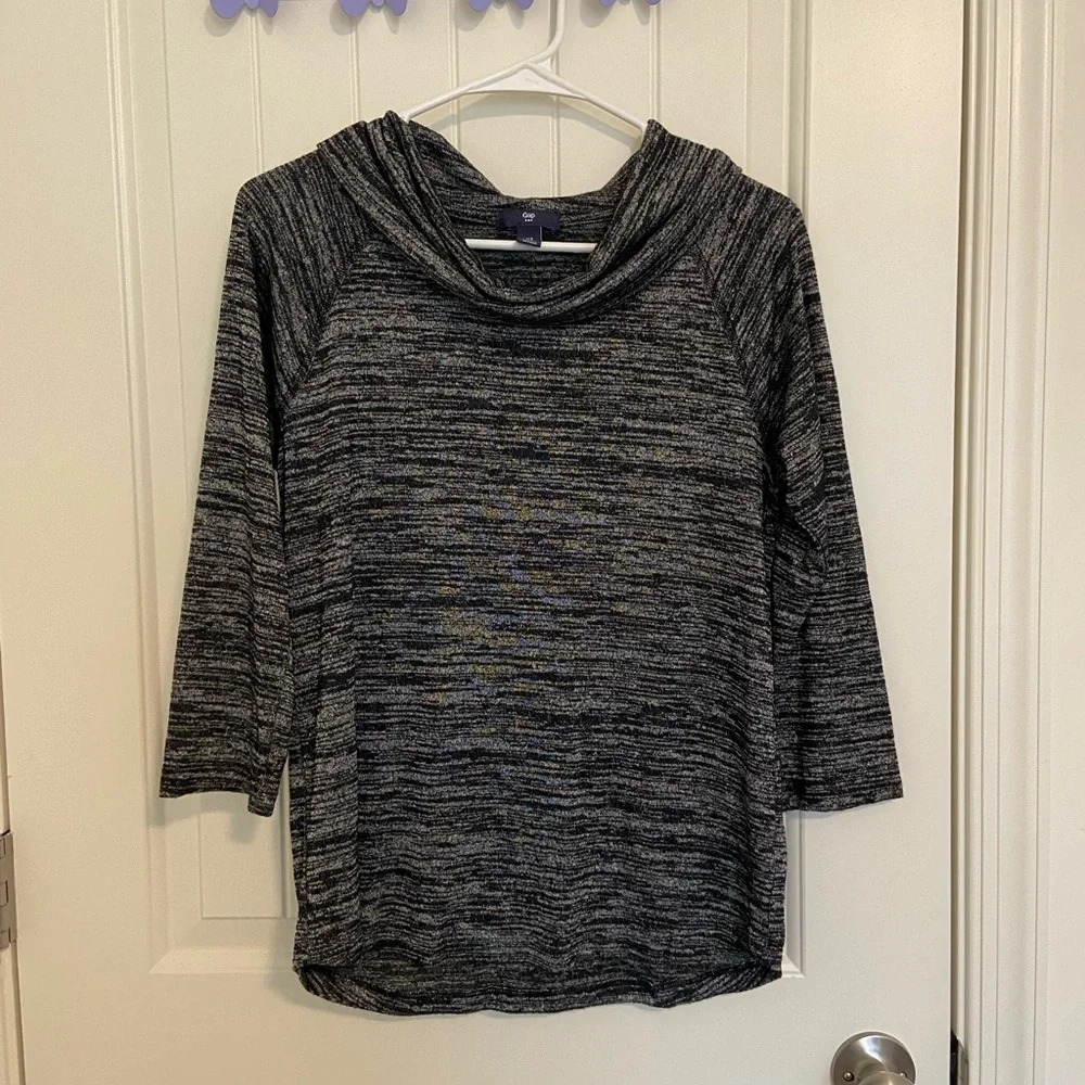 NWOT‎ | GAP women’s soft knit cowl neck 3/4 sleeve top — small